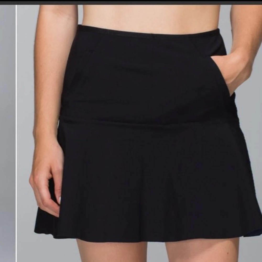 Lululemon Get It On Skirt Black Inkwell 6 pocket in front